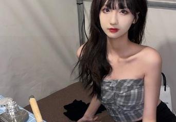 探索Myung Ah丝袜的魅力：精彩cos图册带你领略不一样的风情
